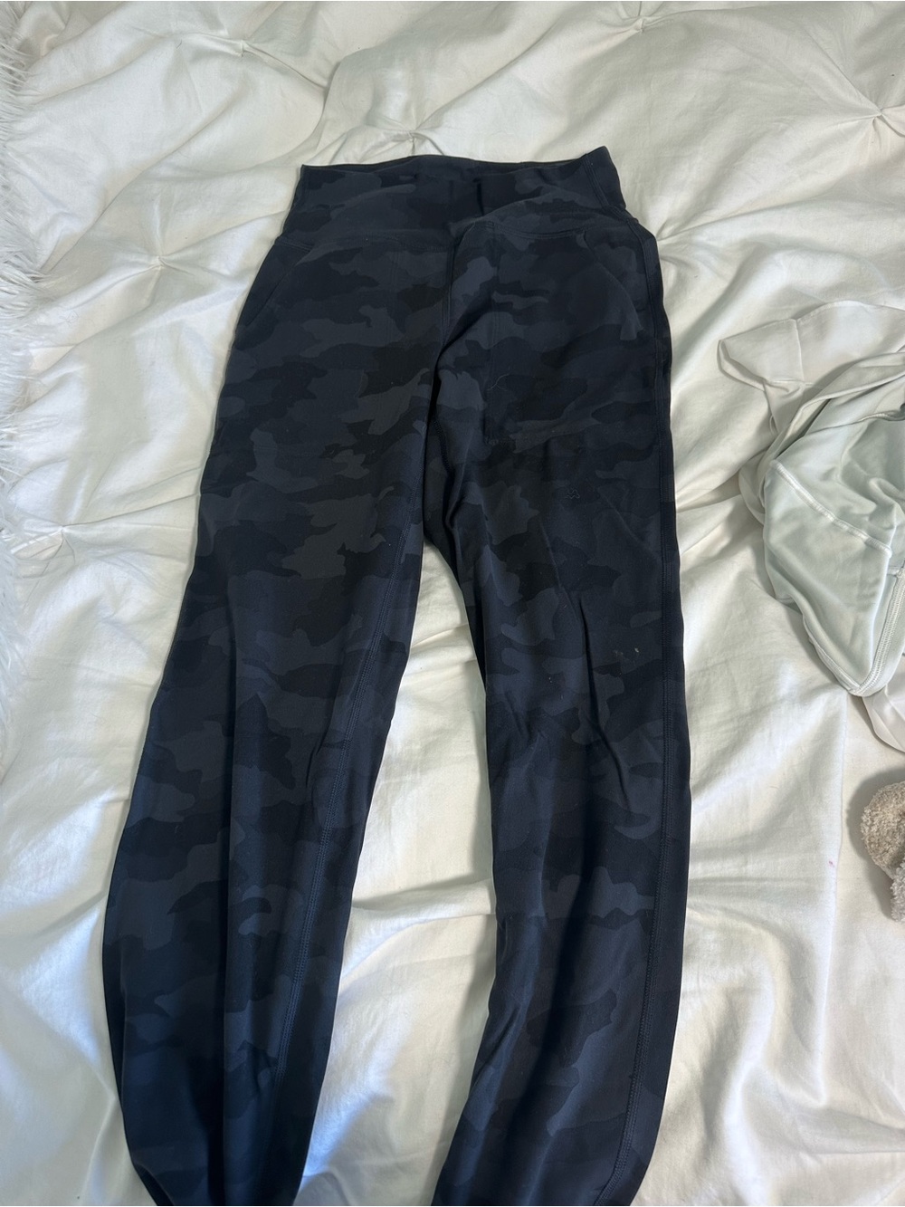Black Camo lululemon align joggers size 4 literally brand new